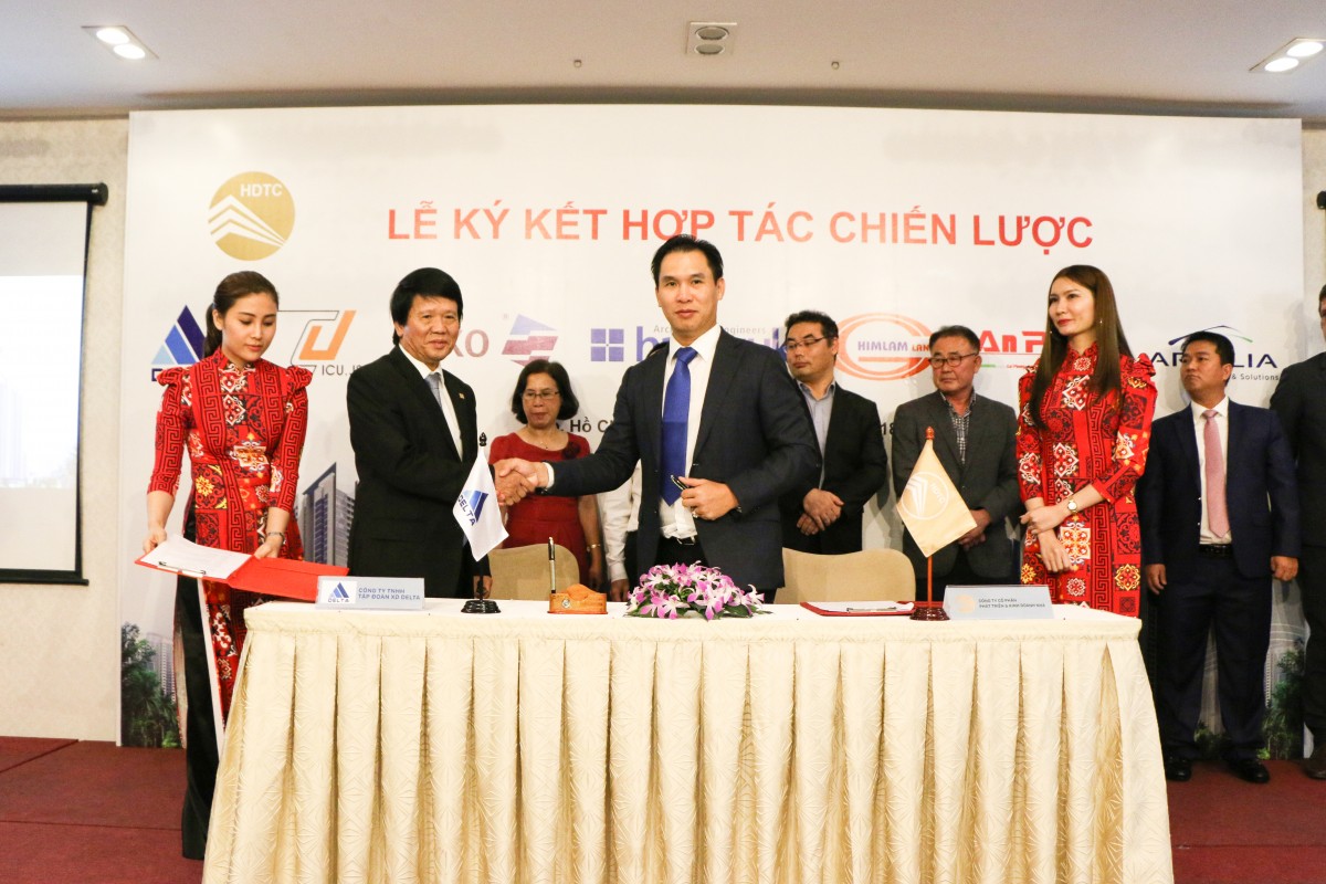 LỄ KÝ KẾT HỢP TÁC CHIẾN LƯỢC GIỮA HDTC VÀ CÁC ĐỐI TÁC NĂM 2018