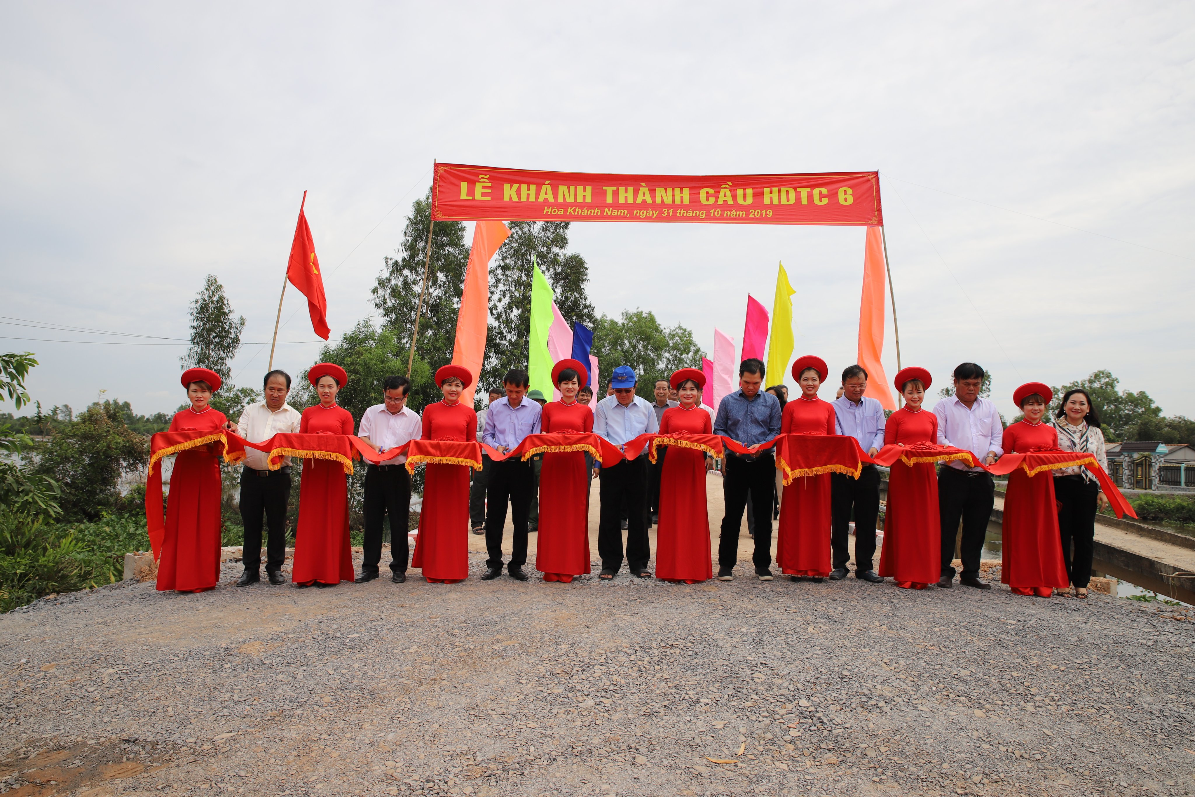 CTCP PHÁT TRIỂN VÀ KINH DOANH NHÀ HDTC KHÁNH THÀNH CẦU TỪ THIỆN TẠI HUYỆN ĐỨC HÒA, TỈNH LONG AN
