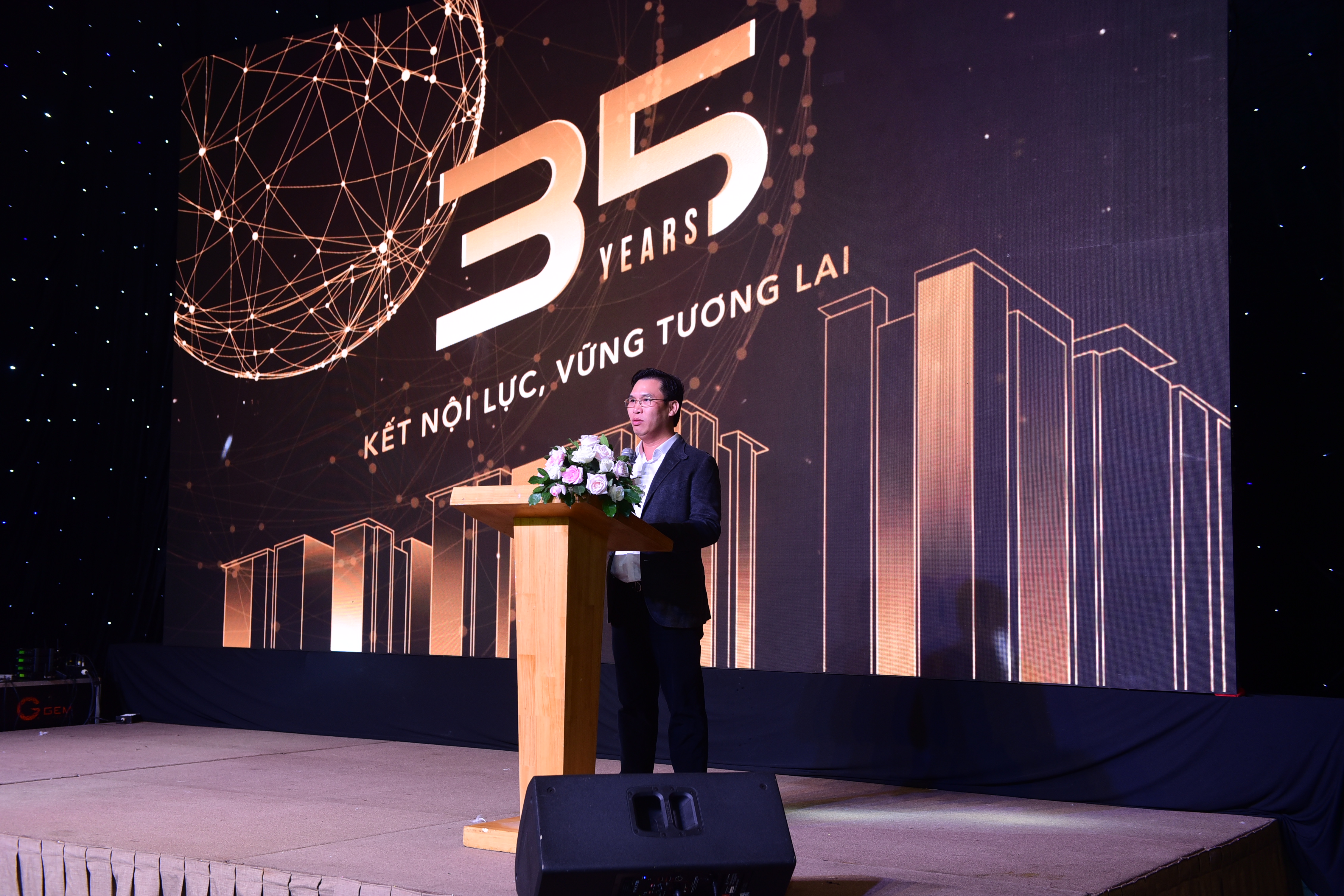 CÔNG TY CỔ PHẦN PHÁT TRIỂN VÀ KINH DOANH NHÀ - HDTC - KỶ NIỆM 35 NĂM THÀNH LẬP.